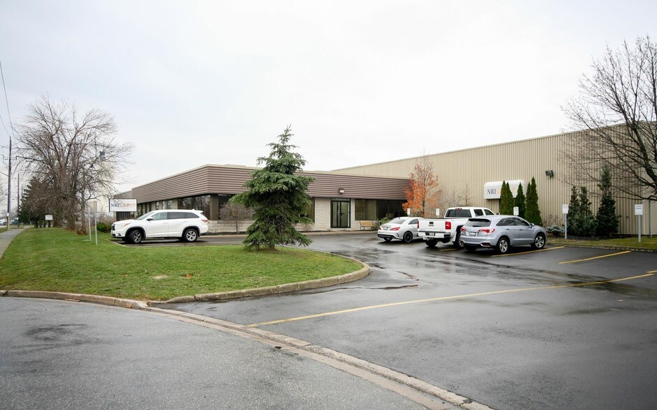 More Photos Of 5 Copper Rd, Brampton Warehouse For Lease