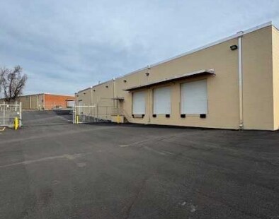 More Photos Of 2216 Magnolia St, Richmond Warehouse For Lease