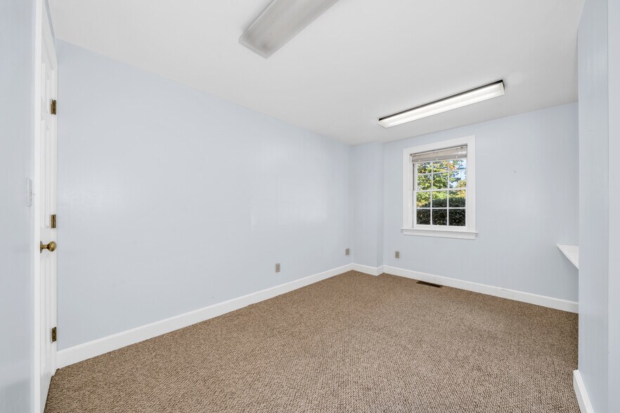 More Photos Of 58 Main St, Topsfield Office For Sale