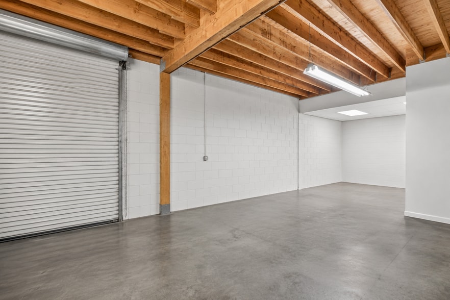 More Photos Of 618 Thompson Ave, Glendale Warehouse For Sale