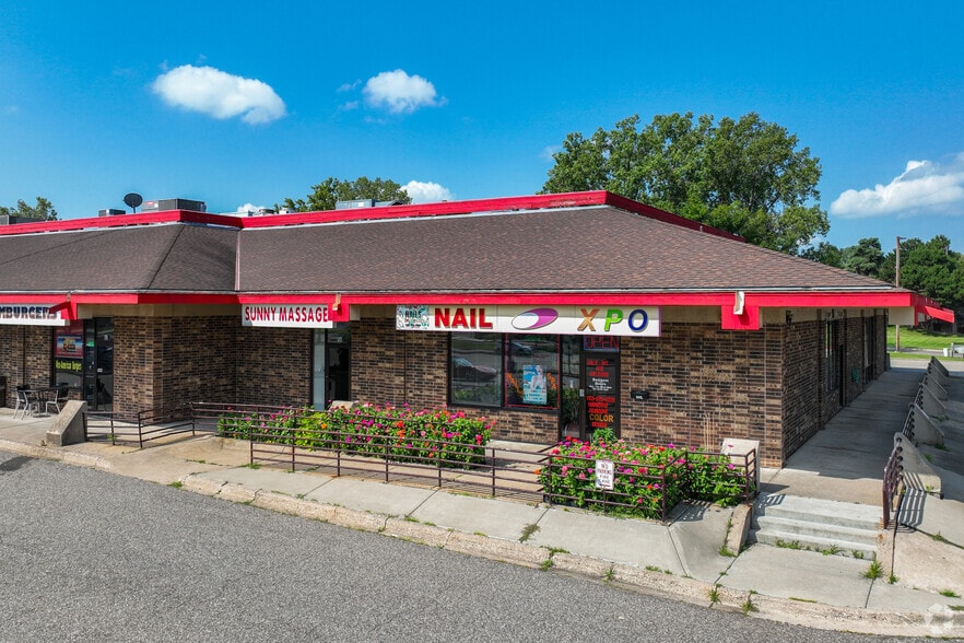 More Photos Of 8-88 Nathan Ln, Plymouth Storefront Retail Office For Lease