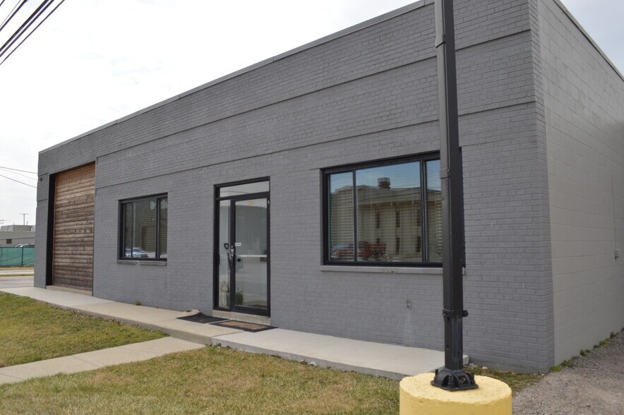 More Photos Of 30201 Little Mack Ave, Roseville Warehouse For Sale