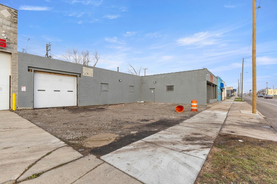 More Photos Of 14801-14835 Livernois Ave, Detroit Auto Repair For Sale