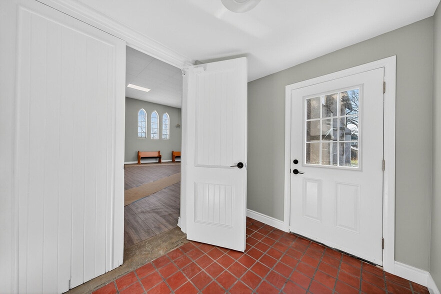 More Photos Of 50 Earl St, Hamilton Daycare Center For Sale