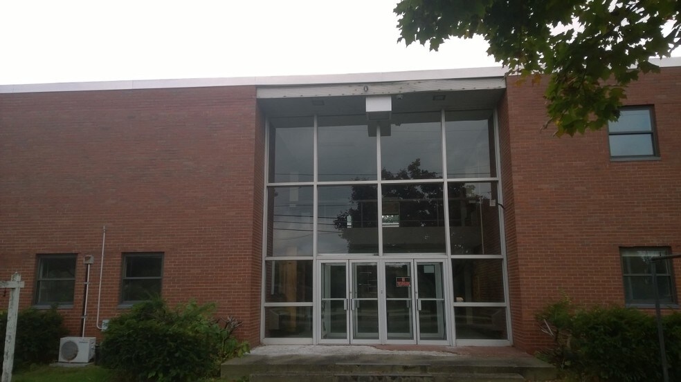 More Photos Of 1011 Gorge Blvd, Akron Office For Sale
