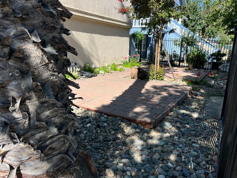 More Photos Of 2700 32nd St, Sacramento Multifamily For Sale