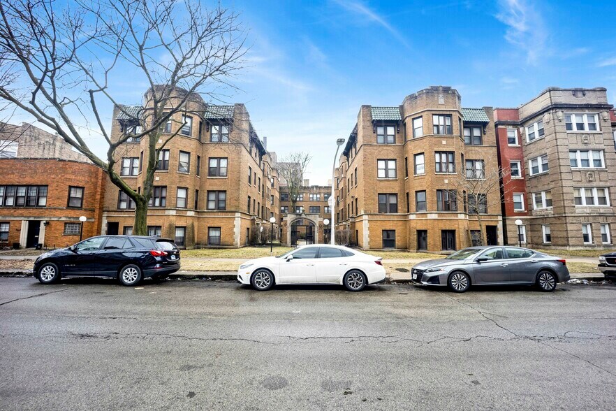 Primary Photo Of 6920-6930 S Oglesby Ave, Chicago Apartments For Sale