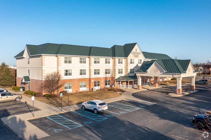 Primary Photo Of 665 Tecumseh St, Dundee Hotel For Sale