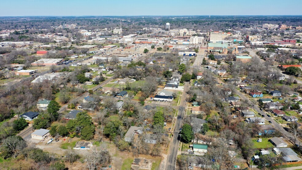More Photos Of 443 S Main St, Longview Apartments For Sale