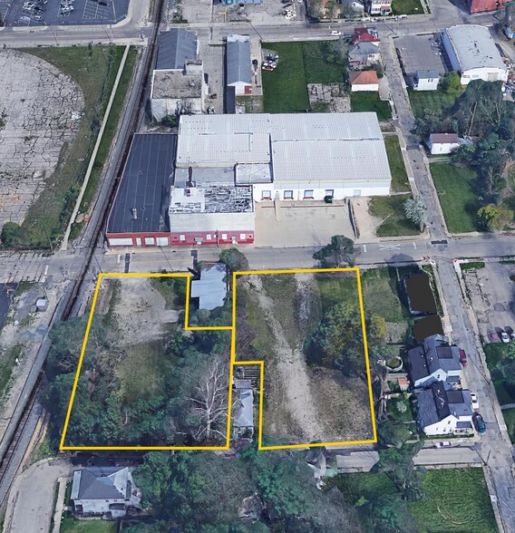 More Photos Of 204-216 S Lowry Ave, Springfield Warehouse For Sale