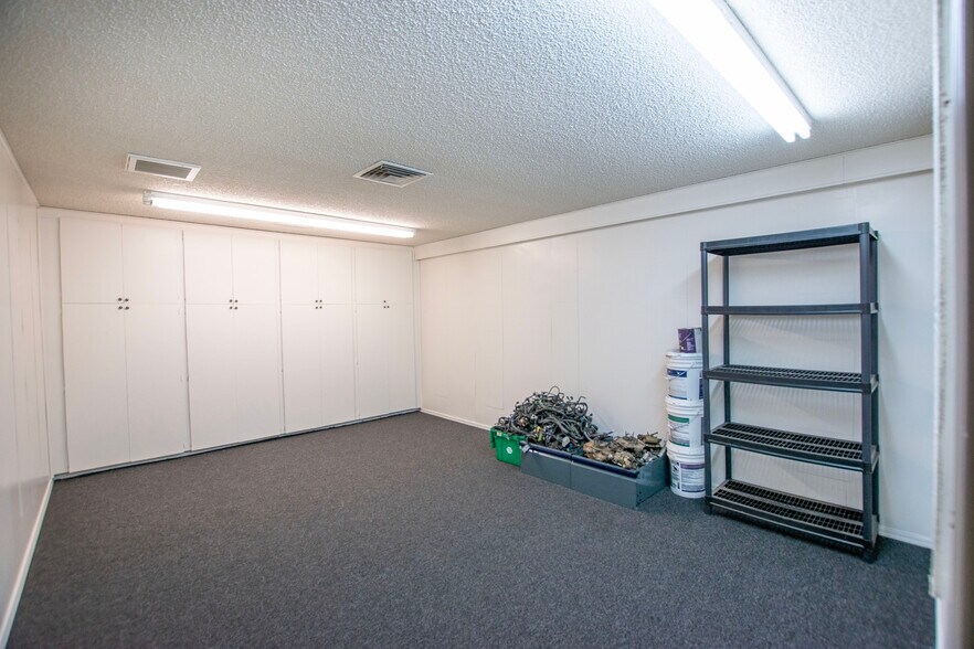 More Photos Of 519 W Western Ave, Avondale General Retail For Sale