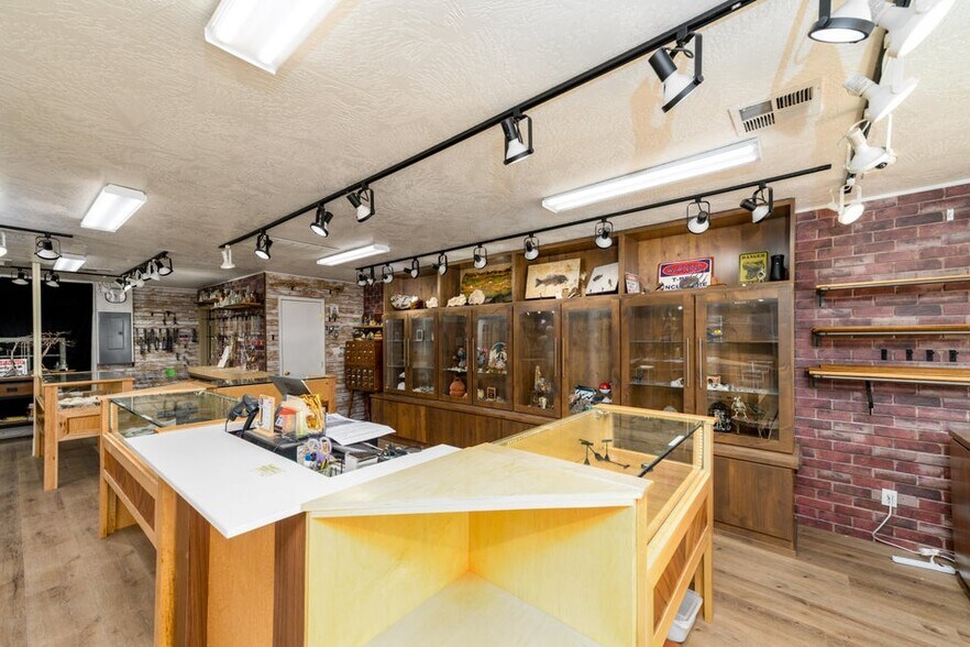 More Photos Of 150 S State St, La Verkin Flex For Sale