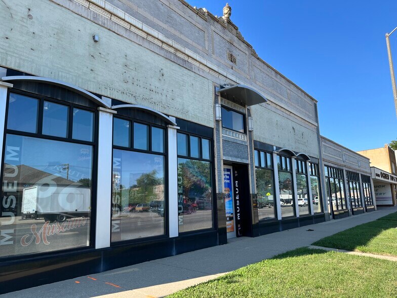 More Photos Of 6613-6621 Ogden Ave, Berwyn Storefront Retail Office For Sale