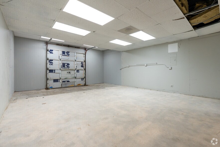 More Photos Of 1510 Randolph St, Carrollton Unknown For Lease