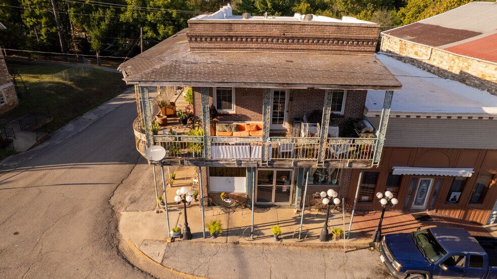 More Photos Of 385 Main St, Mammoth Spring General Retail For Sale