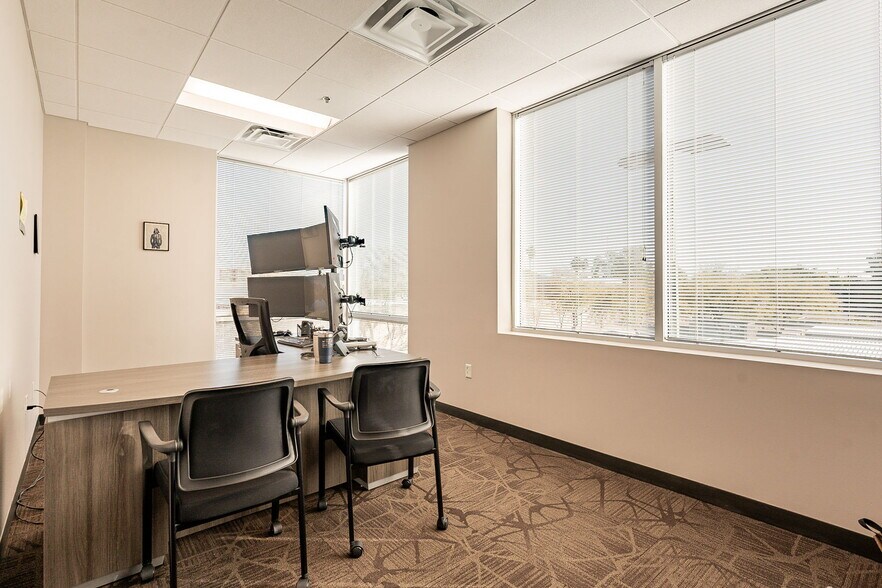 More Photos Of 1095 W Rio Salado Pky, Tempe Office For Lease