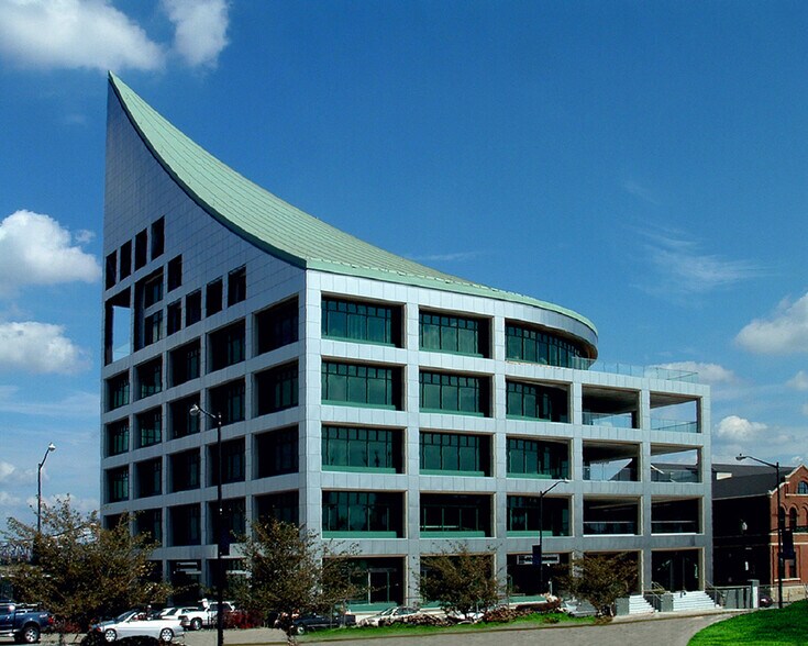 More Photos Of 333 E Main St, Louisville Office For Sale