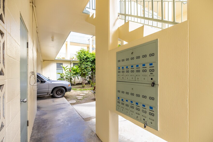 More Photos Of 1218 King Street, Honolulu Apartments For Sale