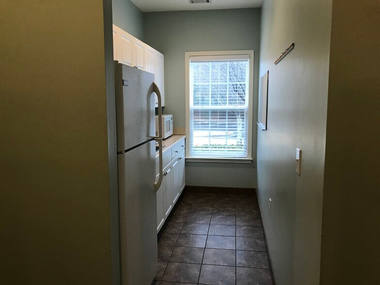 More Photos Of 111 Lovett Dr, Greenville Office For Lease