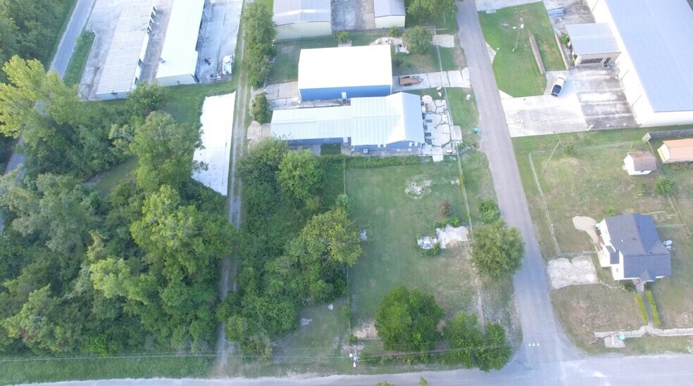 More Photos Of 2713 & 2717 15th Ave, Gulfport Light Distribution For Sale