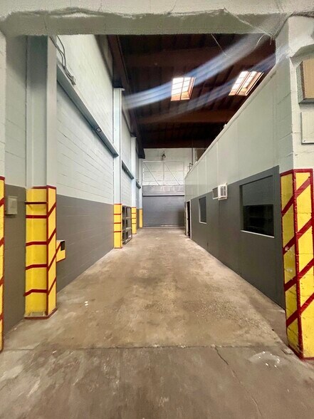 More Photos Of 414 W Florence Ave, Inglewood Warehouse For Sale