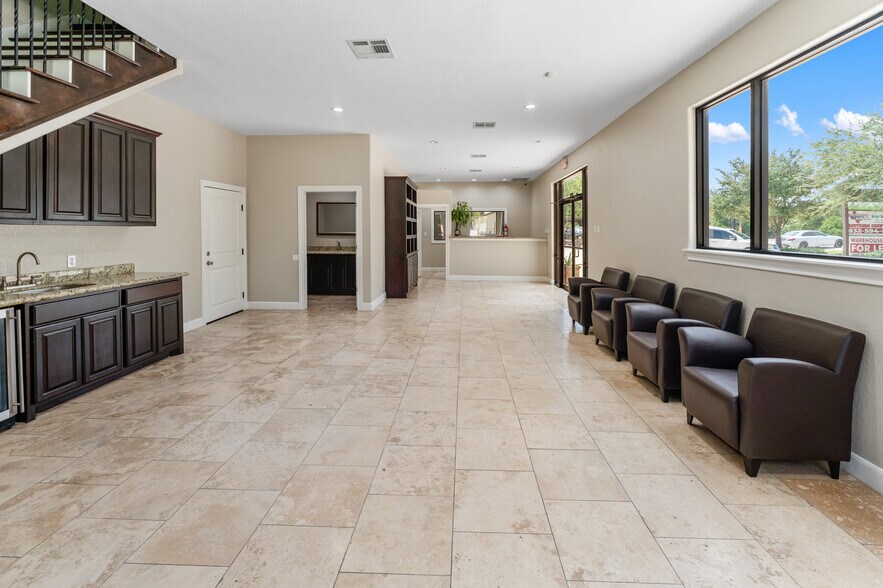 More Photos Of 6927 Highway 36 S, Rosenberg Office For Lease