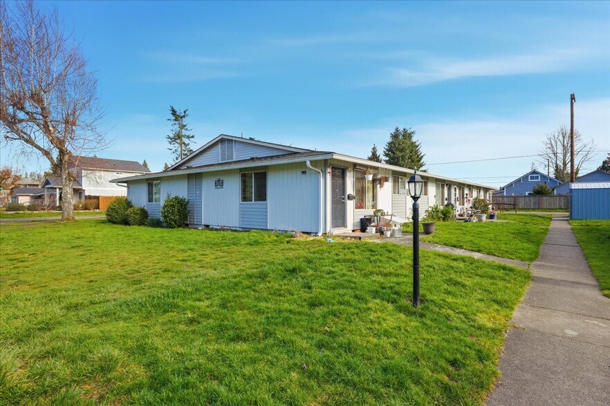 More Photos Of 1100-1105 S Pearl St, Centralia Apartments For Sale