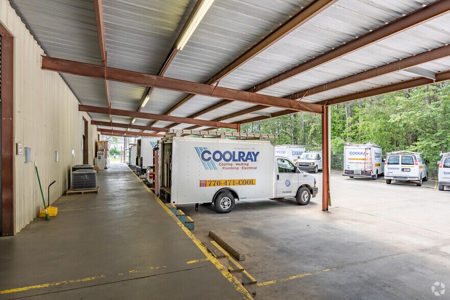 More Photos Of 1595 Commercial Ct, Jonesboro Warehouse For Sale