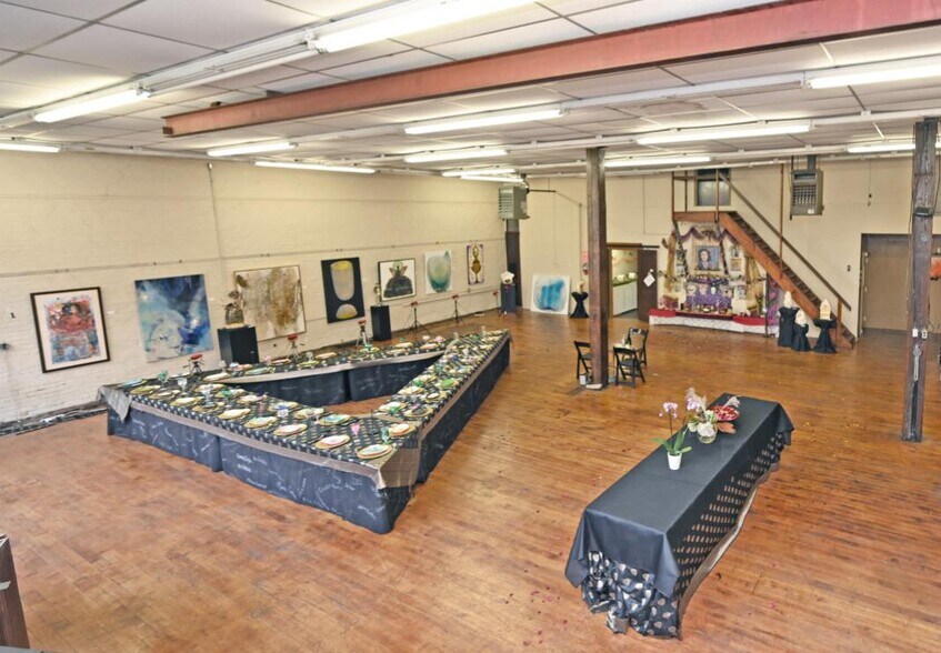 More Photos Of 2025 Dunlap St, Cincinnati Light Manufacturing For Sale