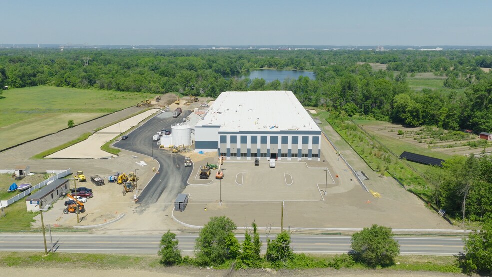 More Photos Of 637 Swedesboro Rd, Gibbstown Distribution For Lease