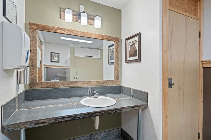 More Photos Of 101 Provence View Ln, Sequim Restaurant For Sale