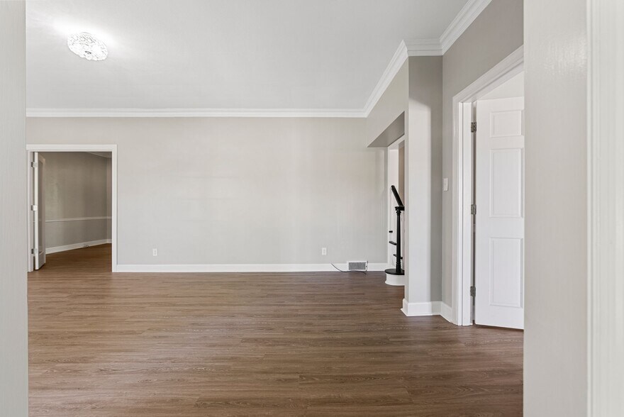 More Photos Of 454 Big Hill Ave, Richmond Office For Sale