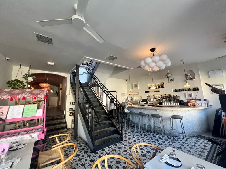 More Photos Of 146 Metropolitan Ave, Brooklyn Restaurant For Lease