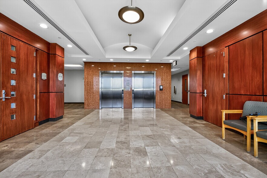 More Photos Of 10475 Centurion Pky, Jacksonville Medical For Lease