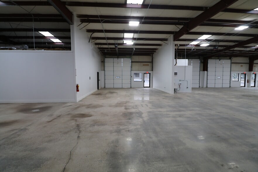 More Photos Of 76 Bay Creek Rd, Loganville Warehouse For Lease