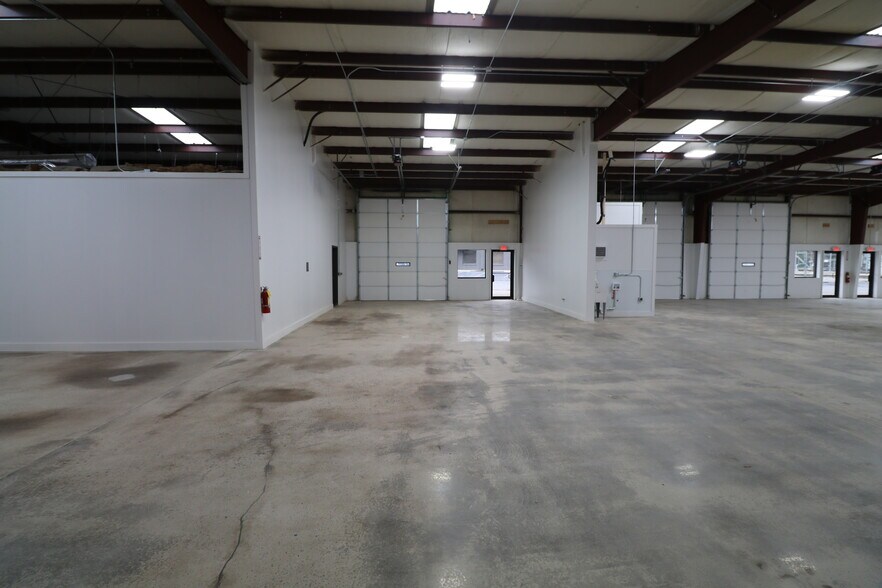 More Photos Of 76 Bay Creek Rd, Loganville Warehouse For Lease