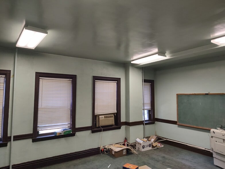 More Photos Of 126 Rutgers Ave, Jersey City Specialty For Sale