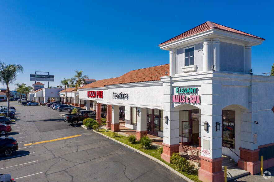 More Photos Of 1471-1651 W Whittier Blvd, La Habra Unknown For Lease