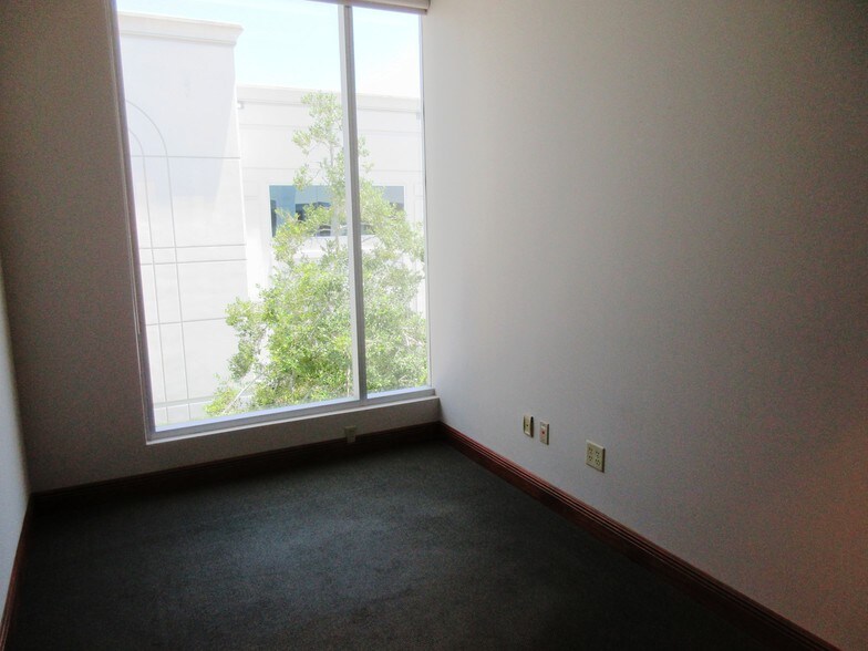 More Photos Of 1200 Plantation Island Dr, Saint Augustine Office For Lease