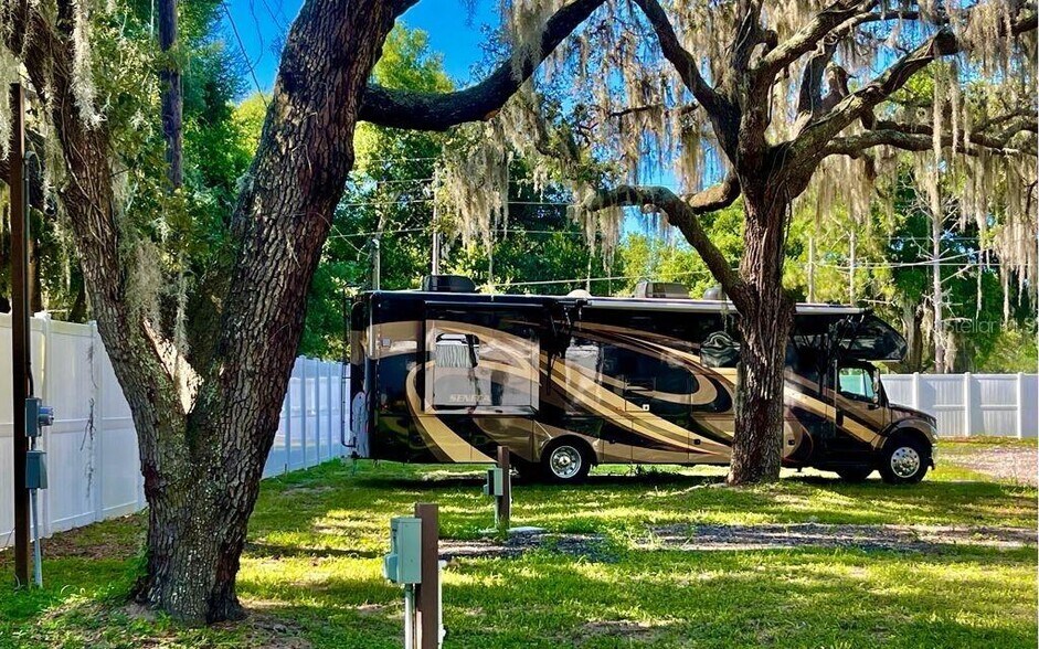 More Photos Of 28313 US Highway 27, Leesburg Multifamily For Sale