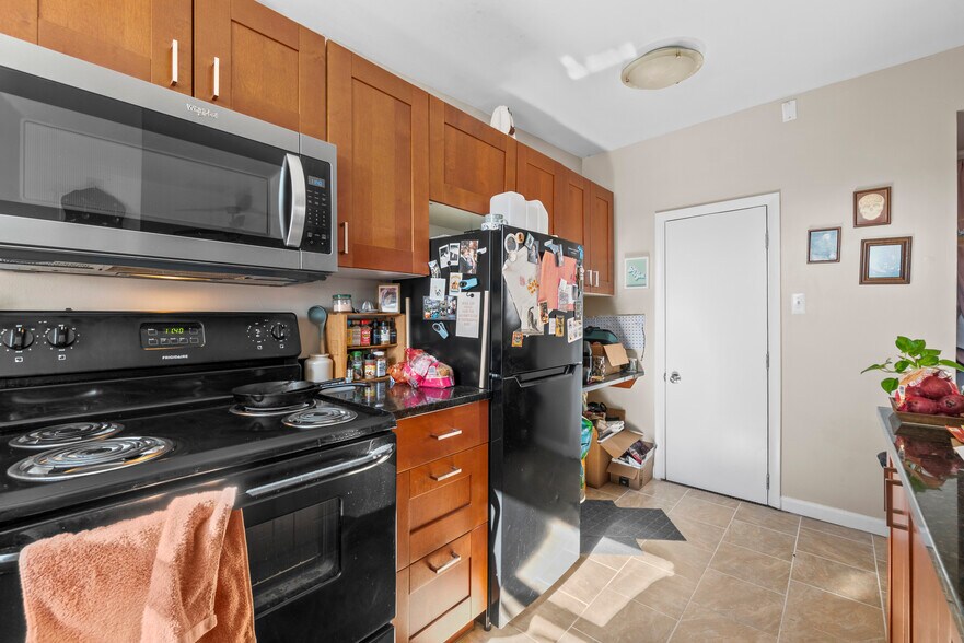 More Photos Of 211 E 33rd St, Baltimore Multifamily For Sale