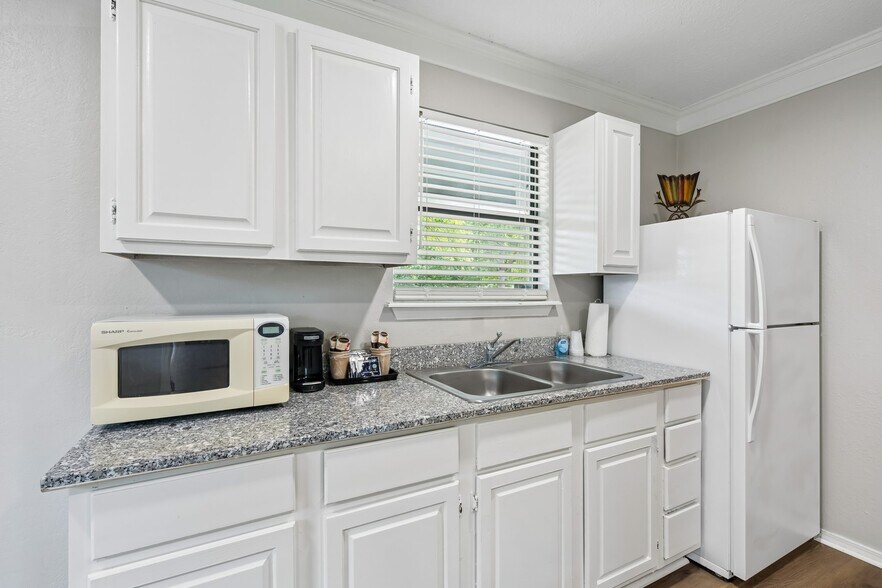 More Photos Of 8848 Soldier Creek Rd, Kingston Hotel For Sale