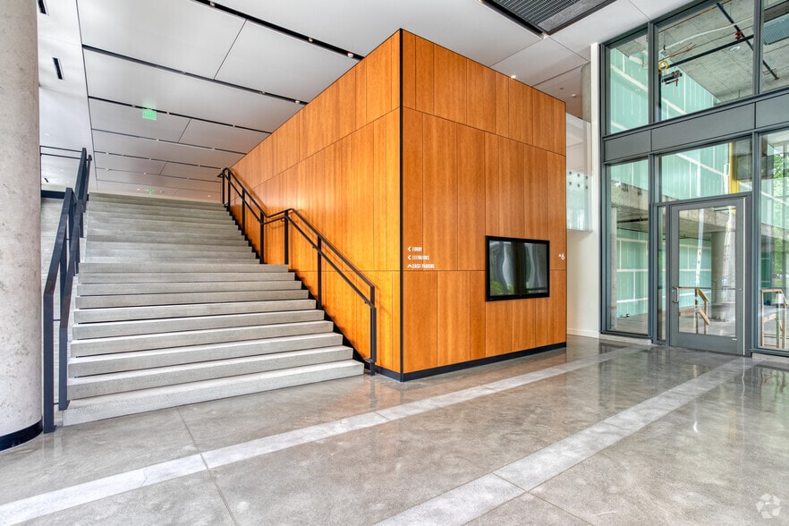 More Photos Of 1107 Lake Washington Blvd N, Renton Office For Lease