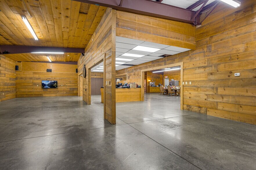 More Photos Of 405 Pearman Dairy Rd, Anderson Freestanding For Sale