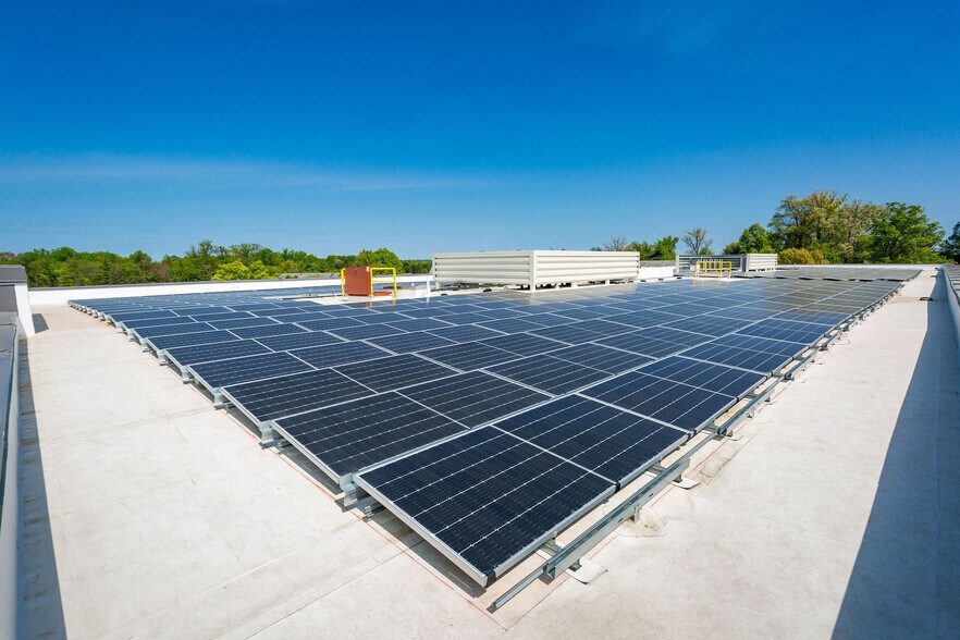 More Photos Of 1300-1338 E Gude Dr, Rockville Unknown For Lease