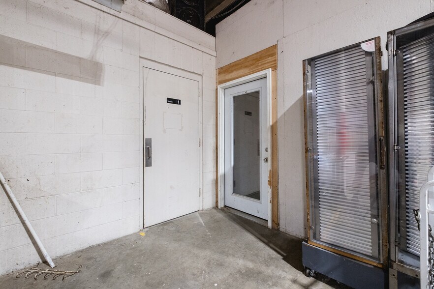 More Photos Of 714 Calhoun St, Little Rock Industrial For Sale