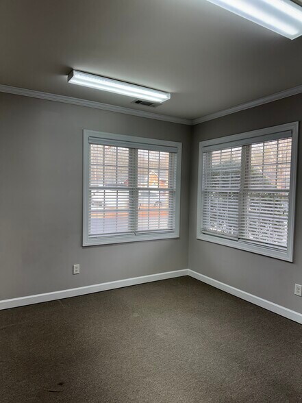 More Photos Of 2450 Atlanta Hwy, Cumming Office For Lease