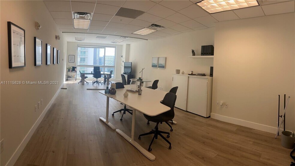 More Photos Of 175 SW 7th St, Miami Medical For Sale