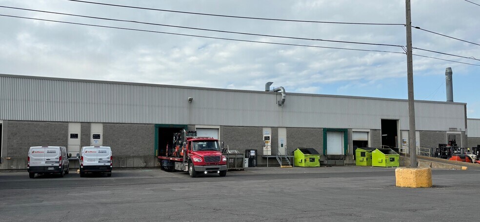 More Photos Of 1876-1936 32e Ave, Lachine Warehouse For Lease