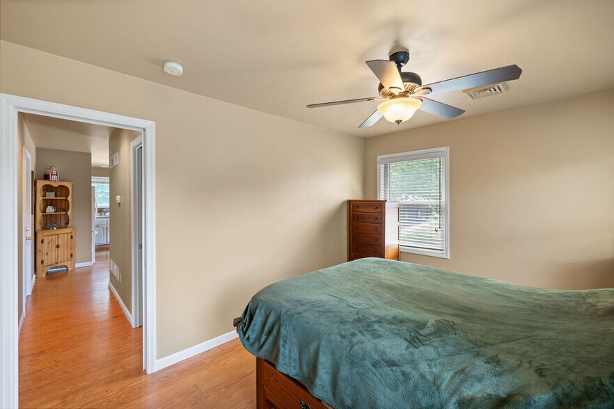 More Photos Of 40 Hospital Rd, Gettysburg Hotel For Sale